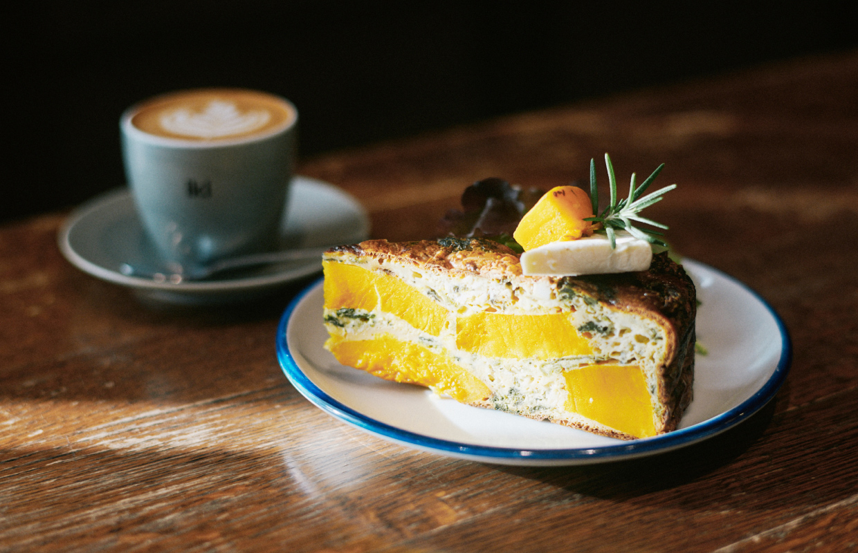 iki Roastery & Eatery 店内のシーン