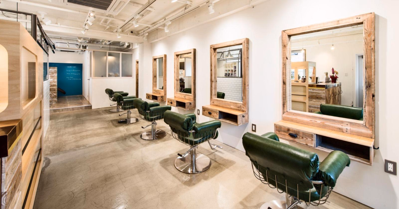 美容室の独立開業を決めたら。必要な資金や許可、手続きなどをご紹介