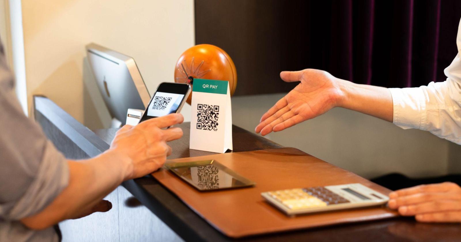 QRコード決済とは？種類ややり方、メリットから導入と費用のポイントまで解説