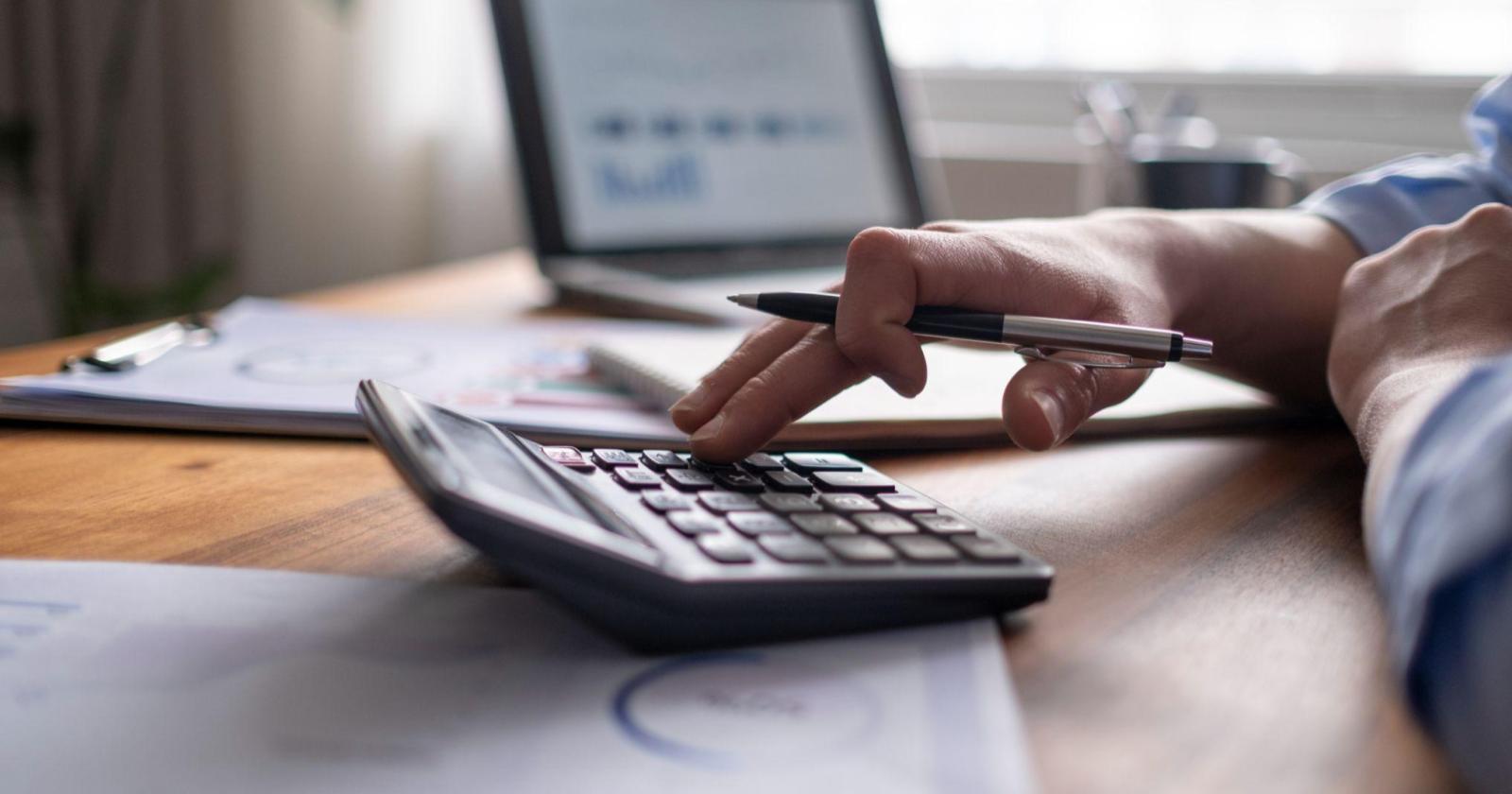 アプリ開発の費用はどのくらいかかる？ 相場や内訳、費用を抑える方法を解説