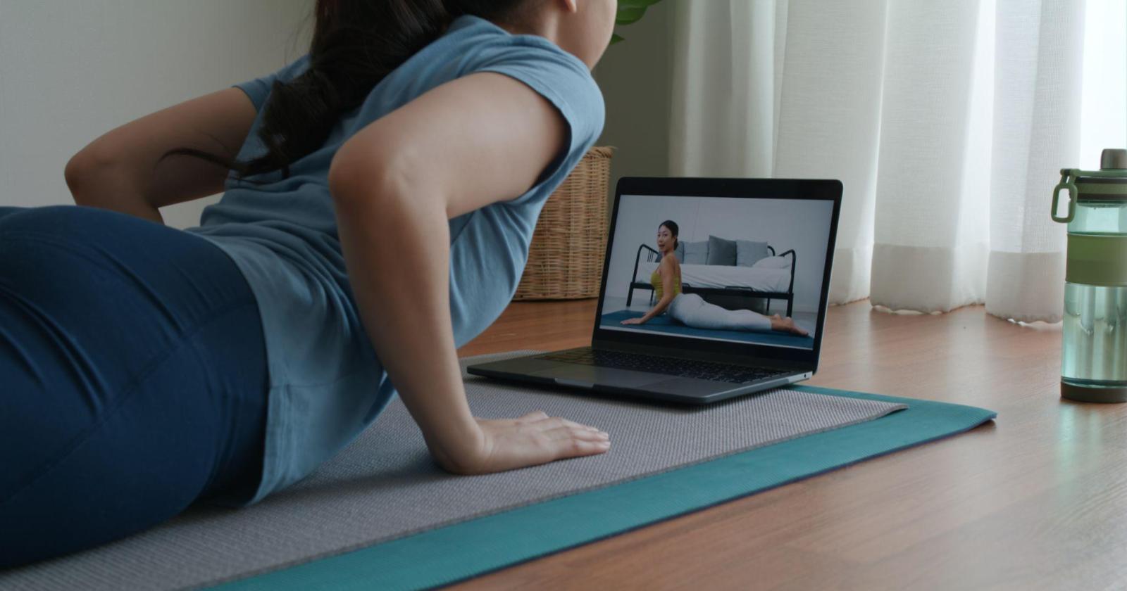 オンラインレッスンのやり方は？ Zoomを使う方法やメリット・デメリットを初心者向けに解説