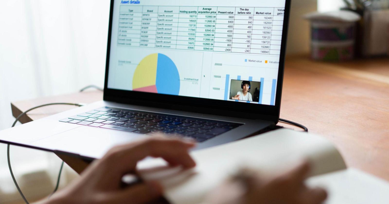 Zoomでファイル共有・資料配布する方法！設定手順や注意点を徹底解説