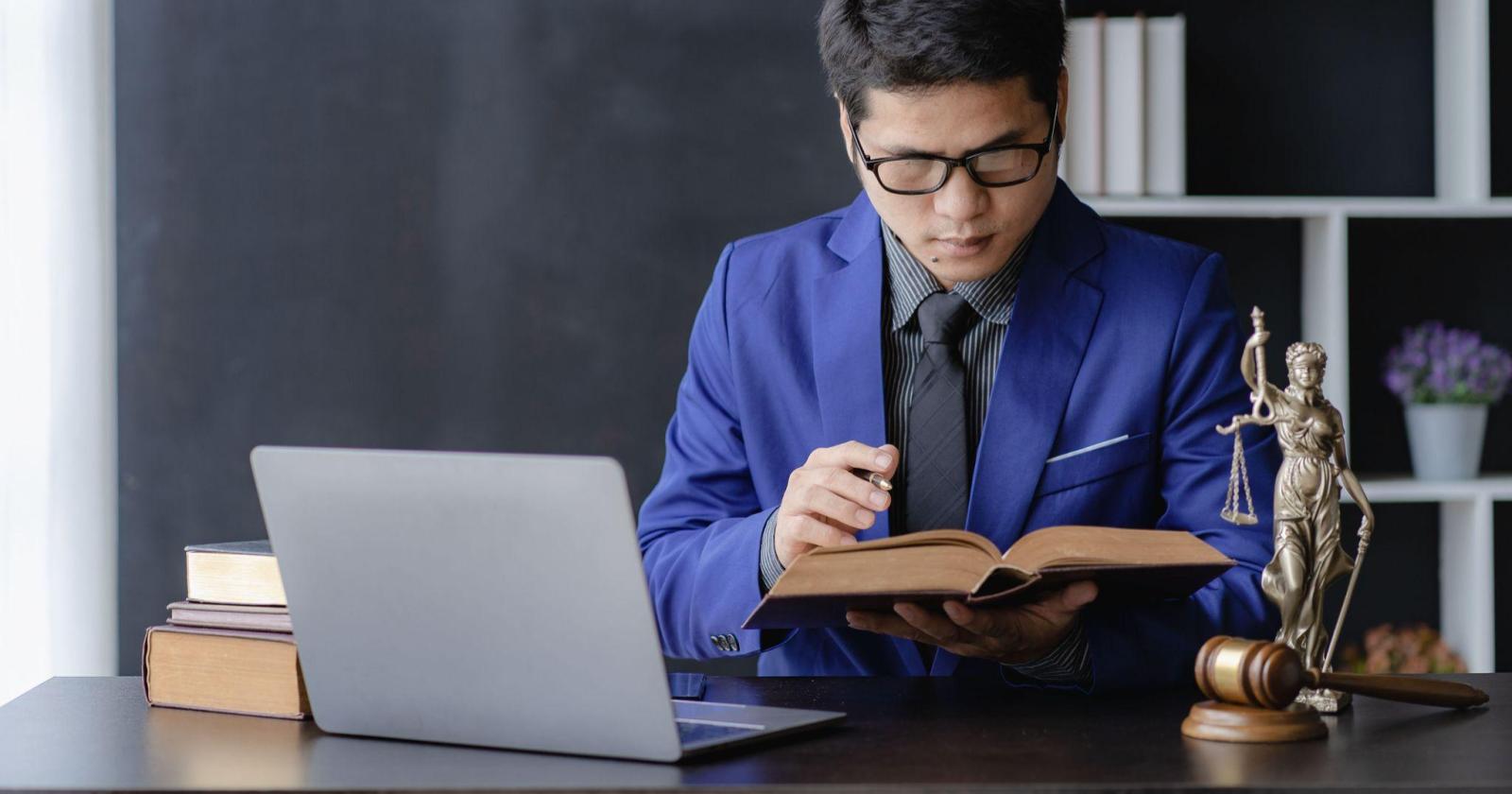 行政書士として独立開業するには？必要な準備と成功のポイントを解説