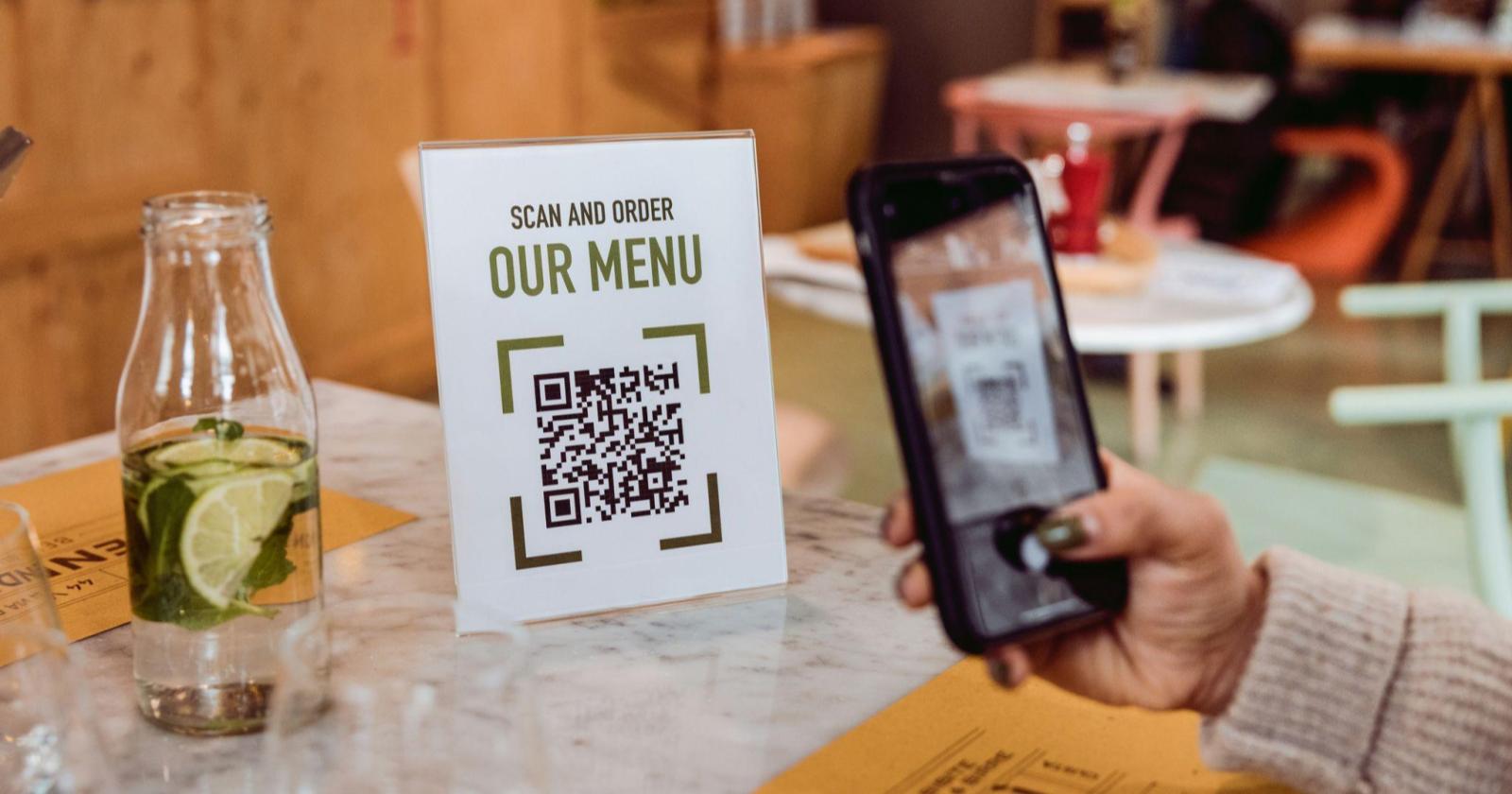 飲食店でセルフオーダーを導入するメリットや方法を解説