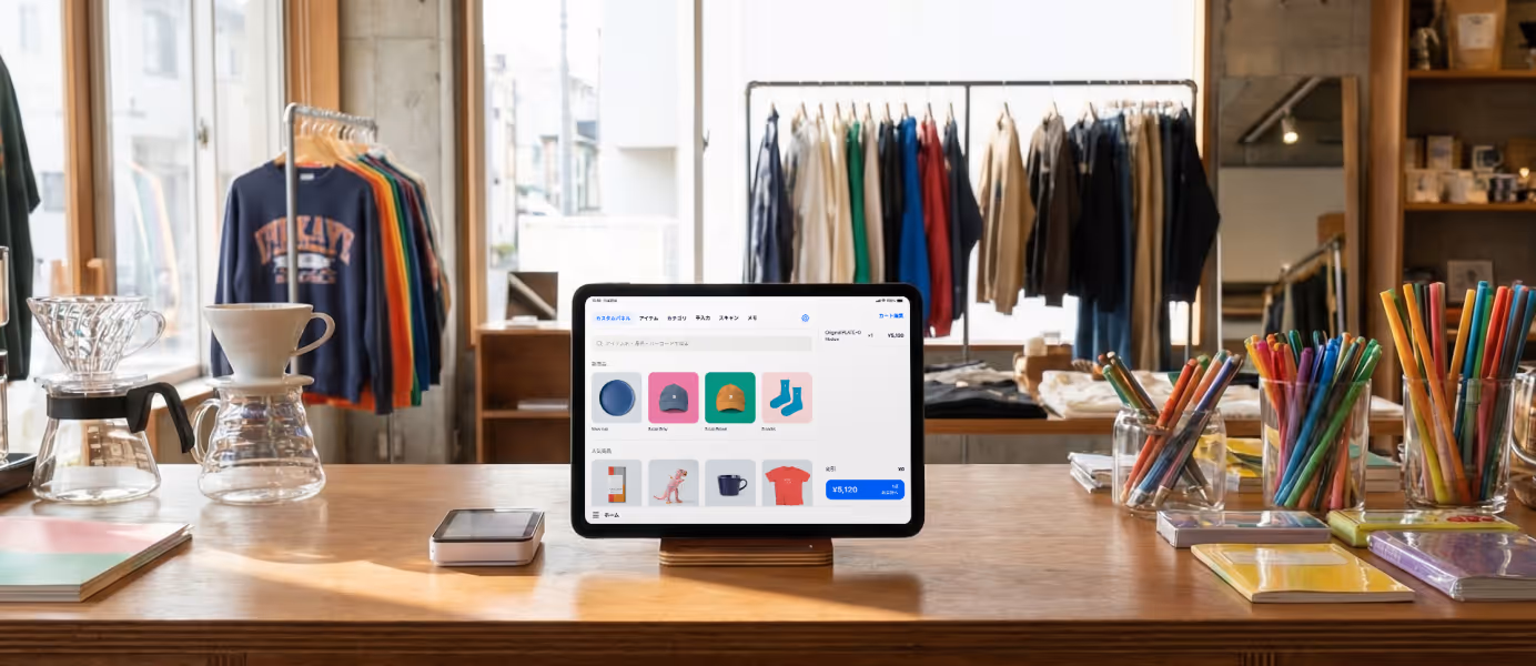POSレジアプリの画面をタブレット端末に表示し、幅広い業態で営業しているお店のカウンター。